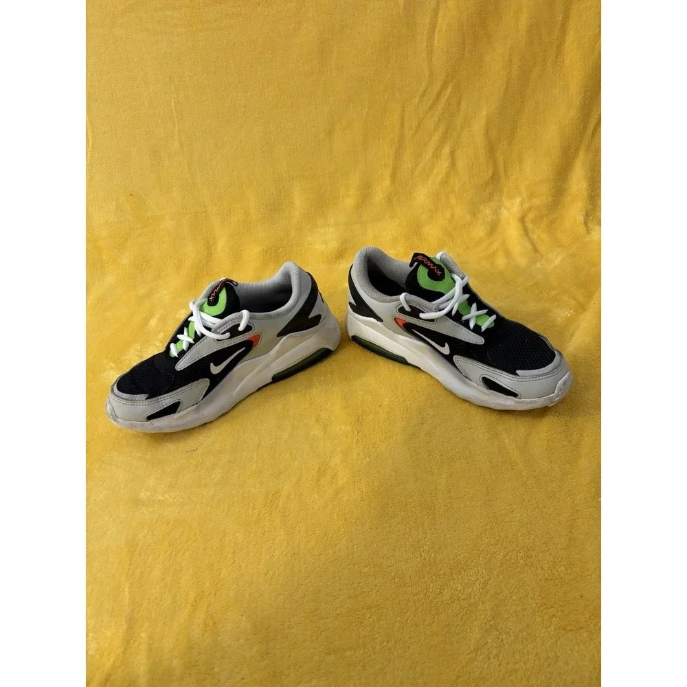 Nike Air Max Shoe Boys Bolt Big Kid White Green Shoe sneacker CW1626-002 Size 4Y